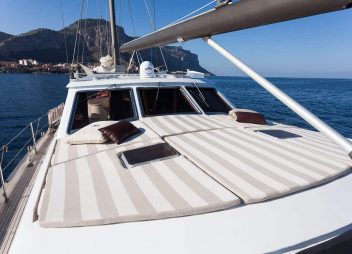 sailing yacht My Lotty deck