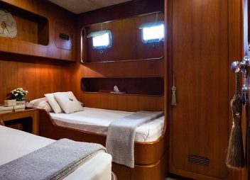 yacht charter cabin My Lotty