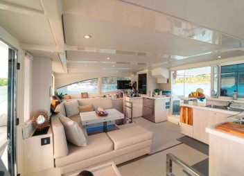 yacht charter catamaran Vicarious saloon