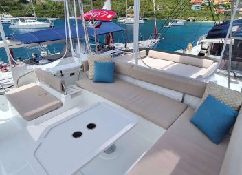 yacht charter fly bridge Oceana