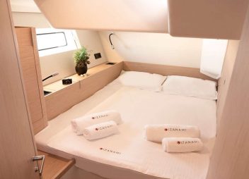 yacht charter Izanami guest cabin
