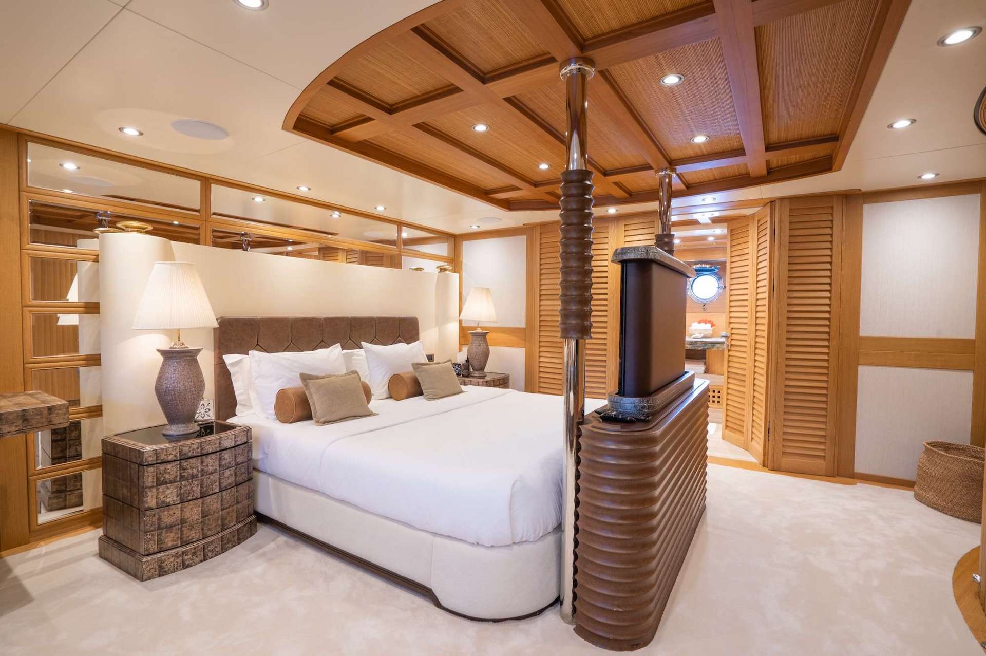 yacht charter master cabin Zanziba