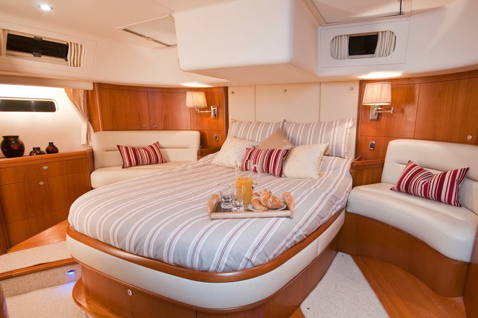 yacht charter Mustique master cabin