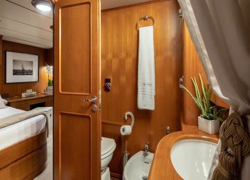 yacht charter My Lotty ensuite