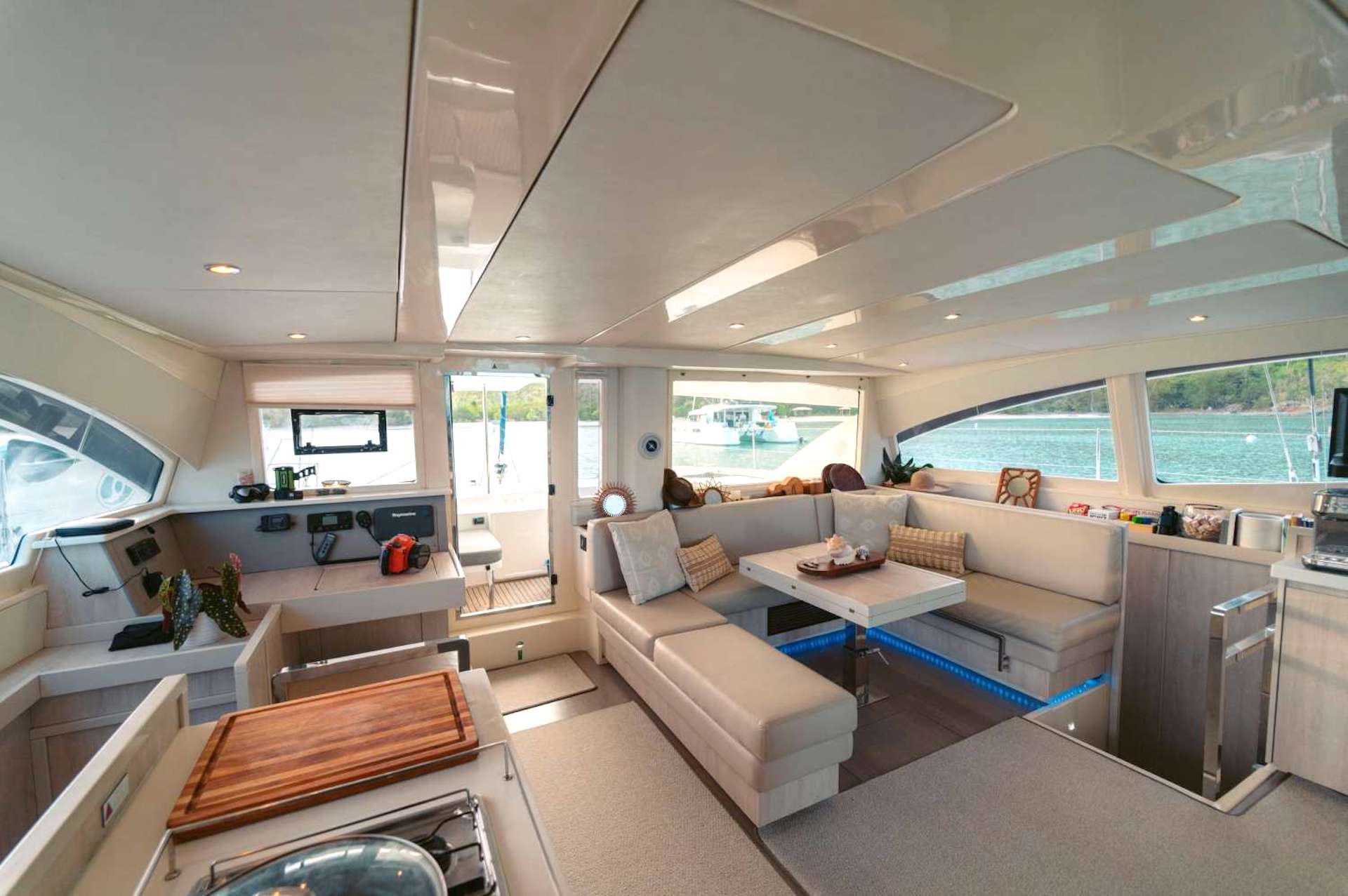 yacht charter saloon Vicarious