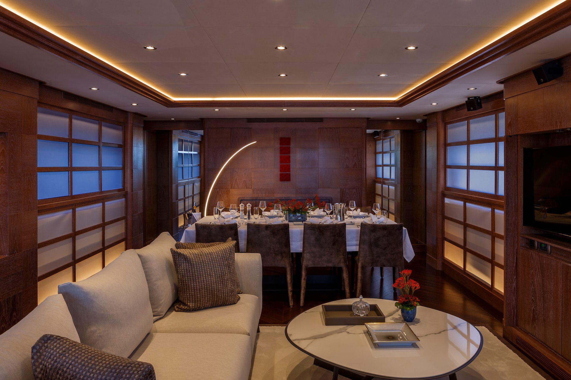 yacht charter Shooting Star dining