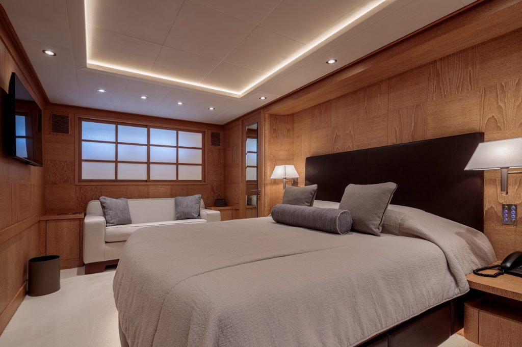 yacht charter Shooting Star luxury VIP cabin