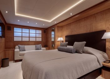 yacht charter Shooting Star luxury VIP cabin