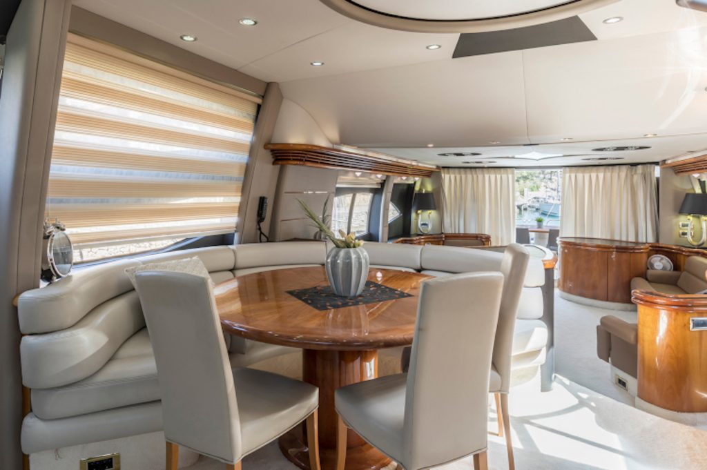 yacht charter Skywater dining