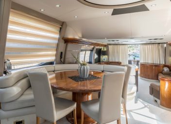 yacht charter Skywater dining