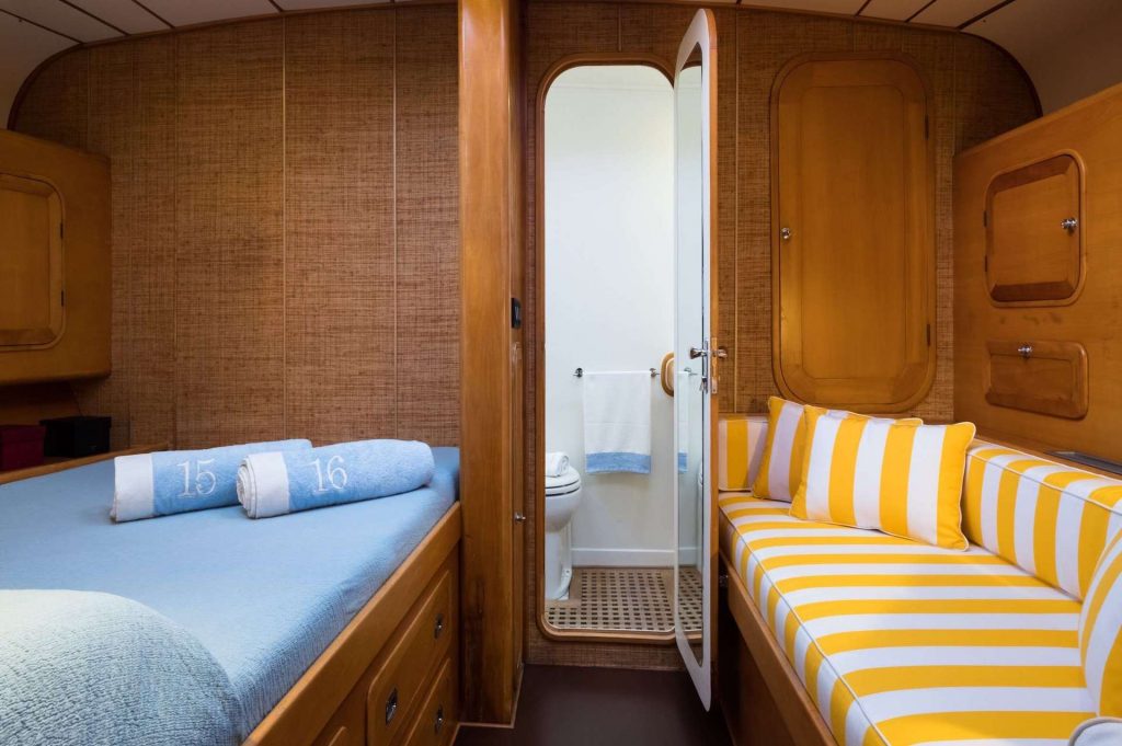 yacht charter Tess master ensuite