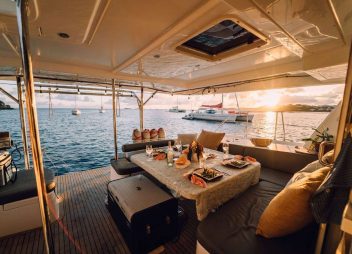 yacht charter Vicarious aft deck