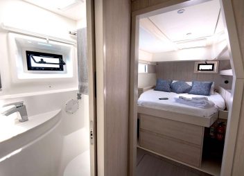 yacht charter Vicarious cabin
