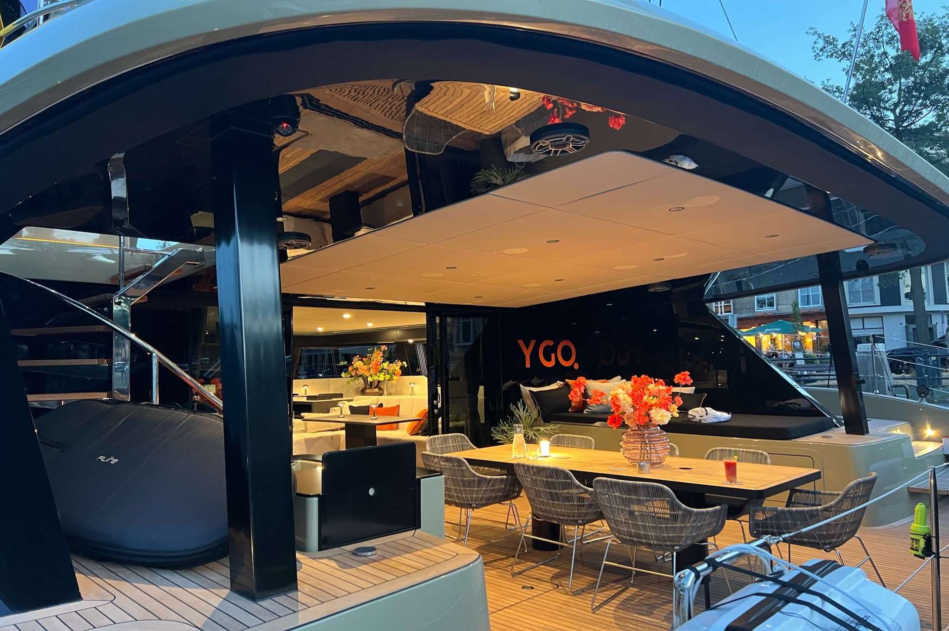 yacht charter ygo dining