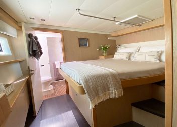 yacht charter Yolo ii guest cabin