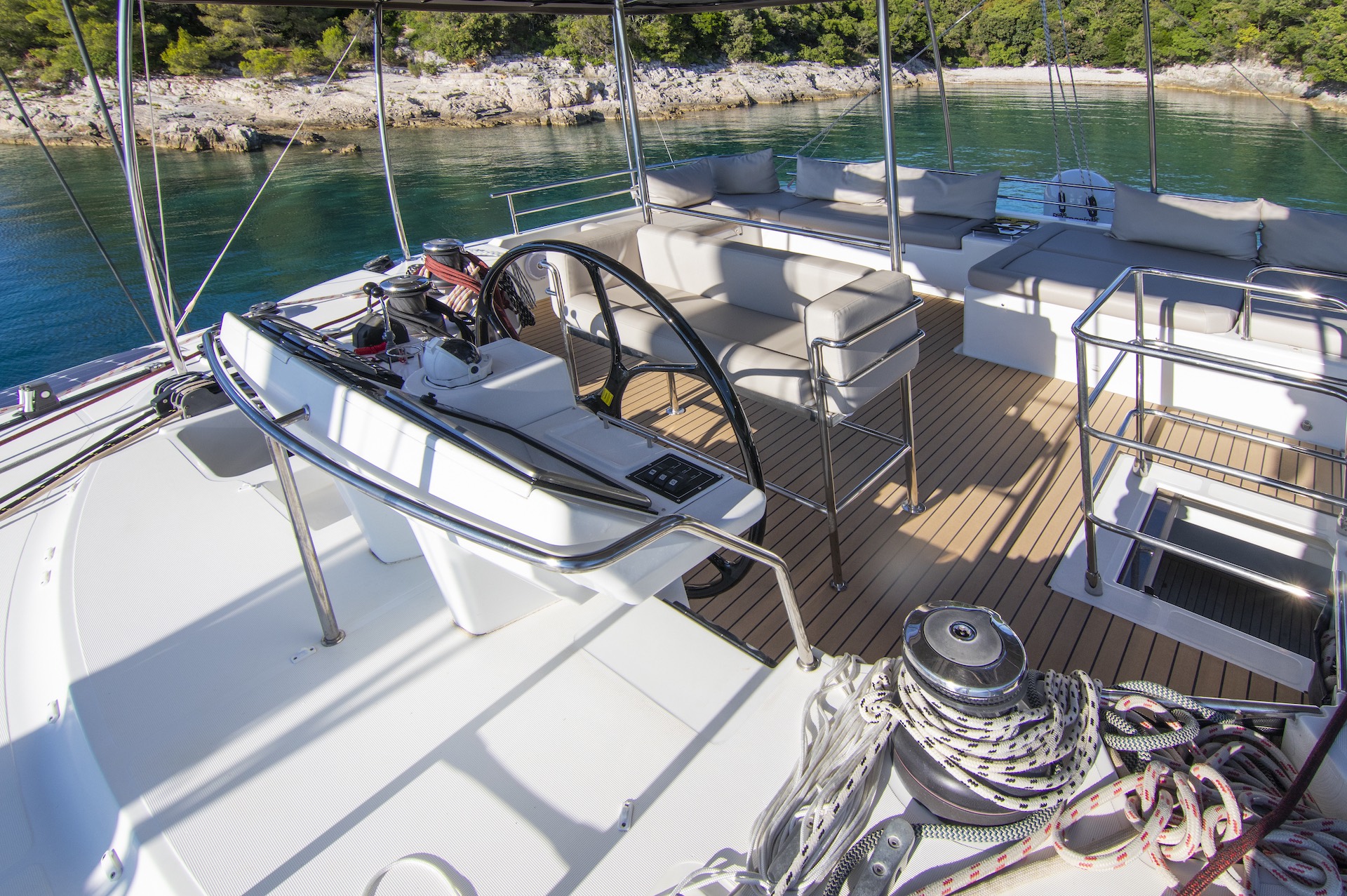 Cool Change fly bridge yacht charter