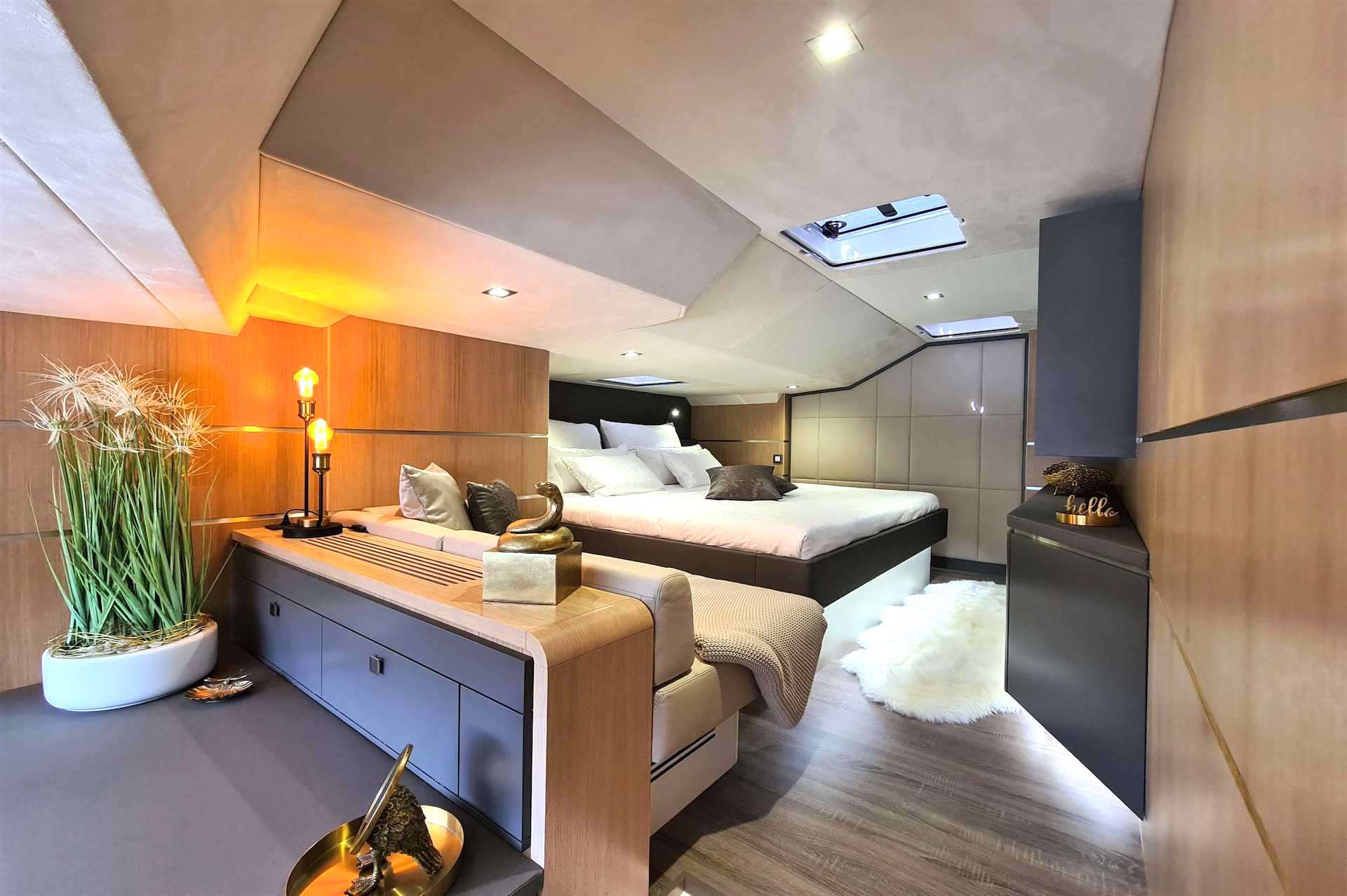 yacht charter catamaran Allure cabin