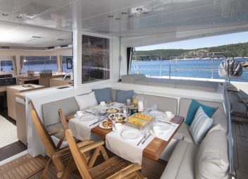 yacht charter Cool Change aft deck