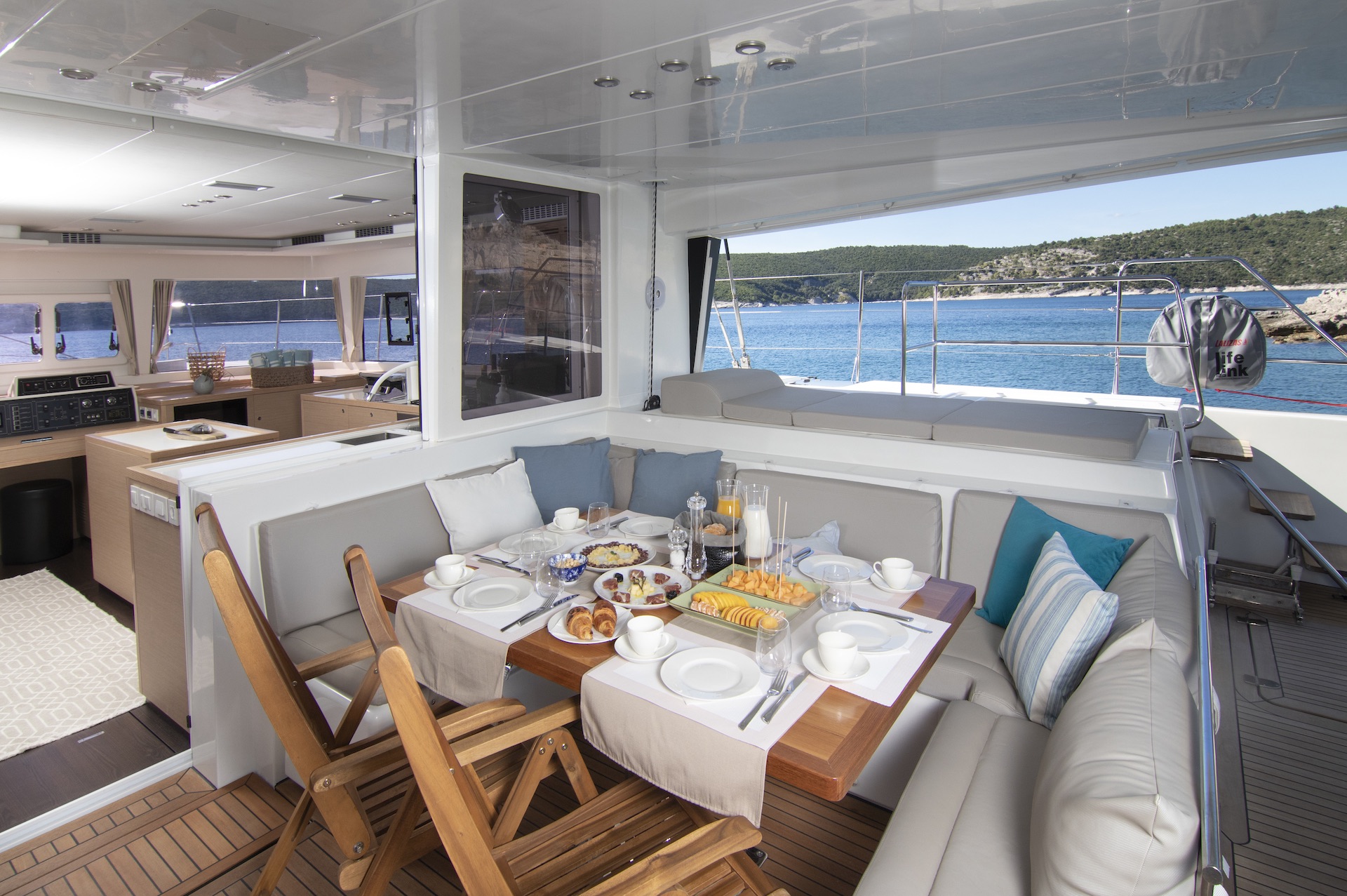 yacht charter Cool Change aft deck