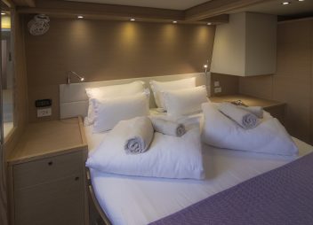 yacht charter Cool Change cabin