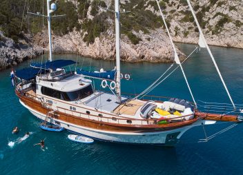 yacht charter gulet Lotus