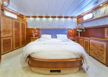 yacht charter gulet Lotus vip cabin