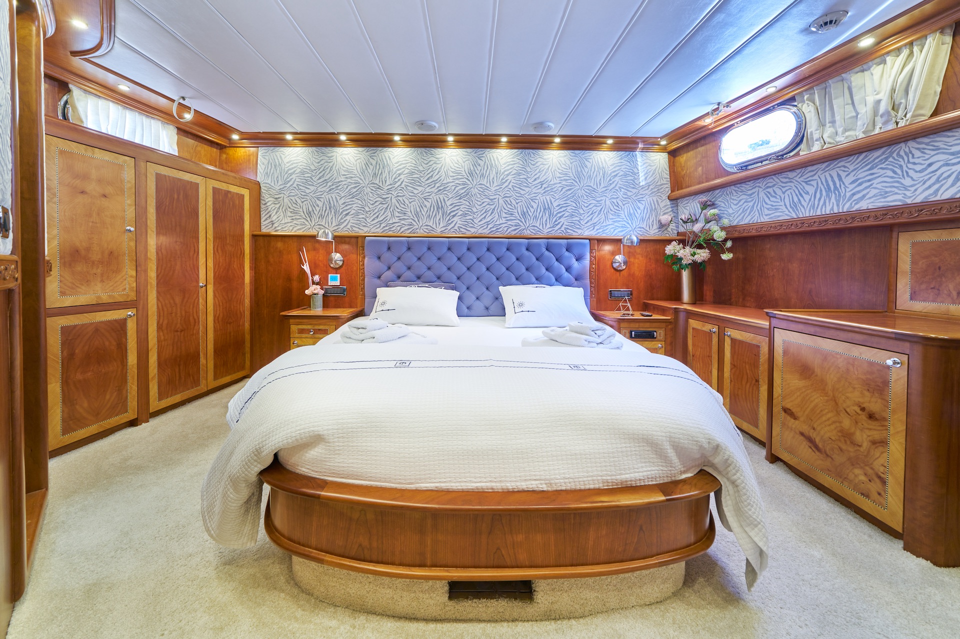 yacht charter gulet Lotus vip cabin