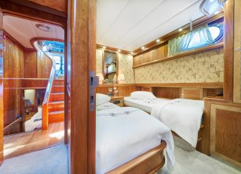 yacht charter lotus twin cabin