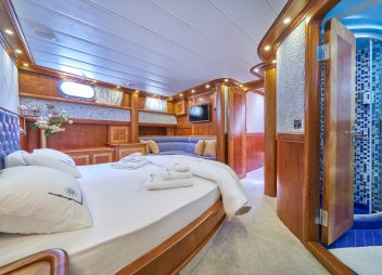 yacht charter vip cabin Lotus