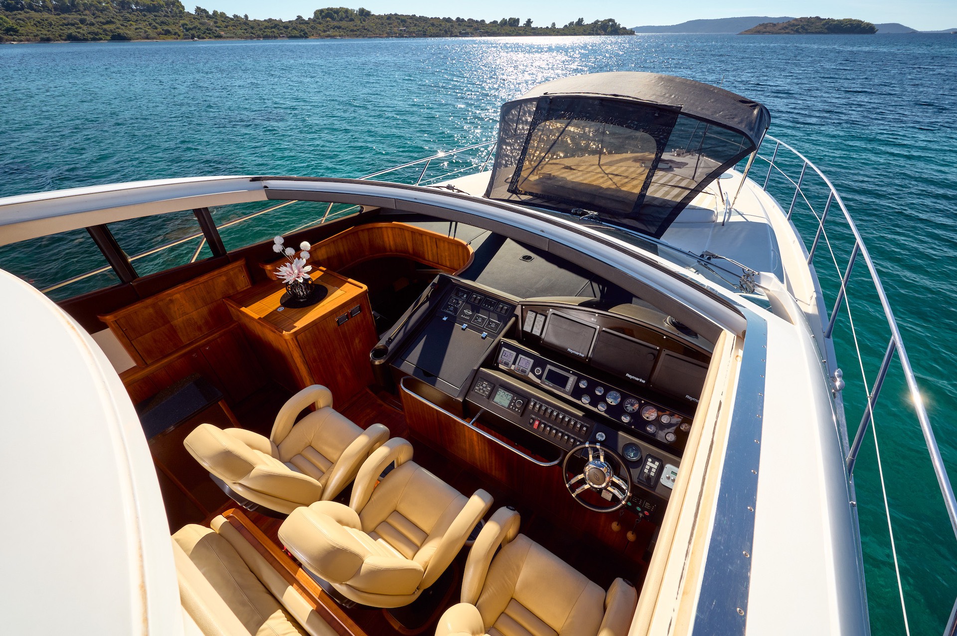 motor yacht ghost captain