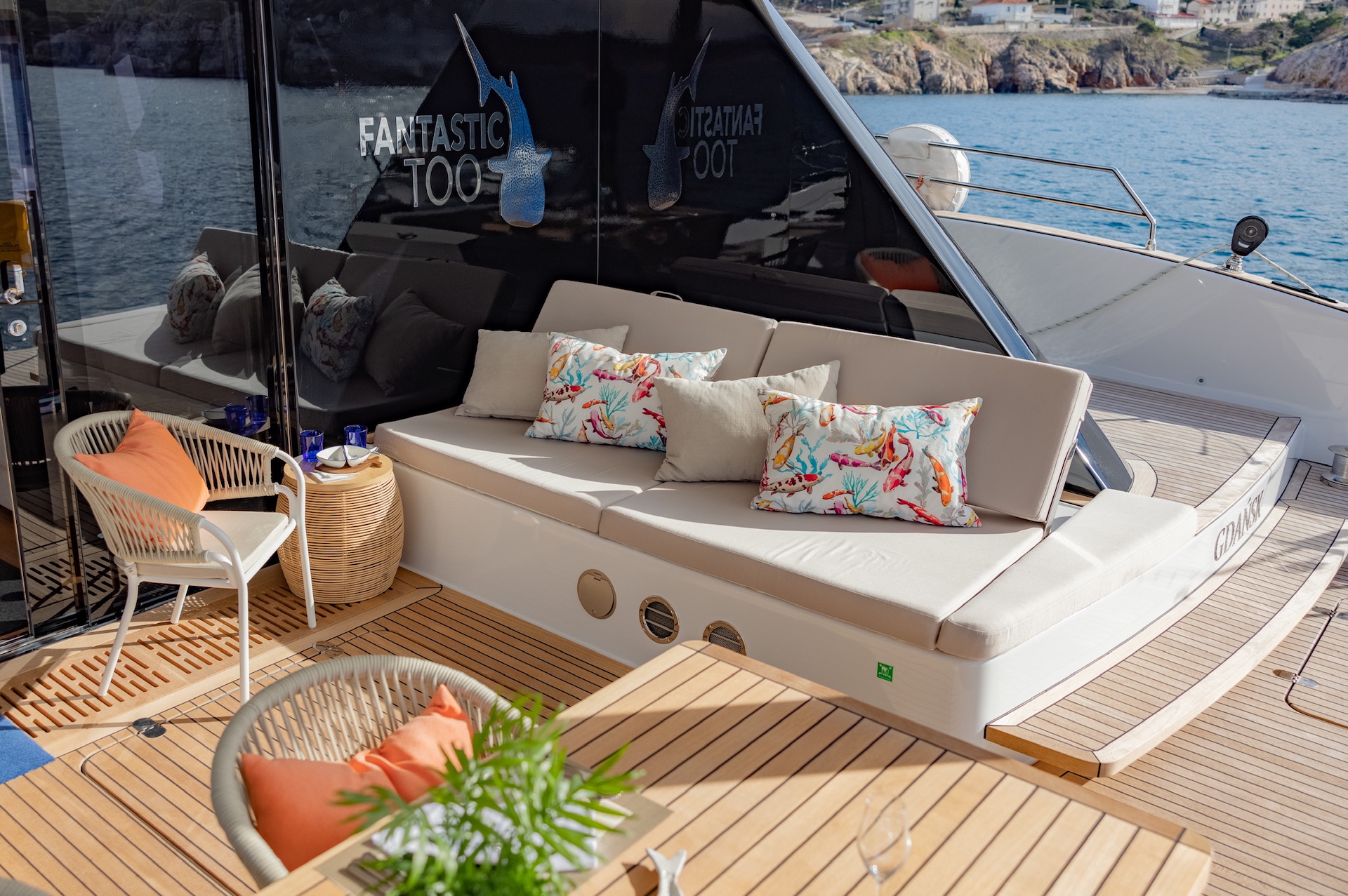 yacht charter Fantastic Too aft deck