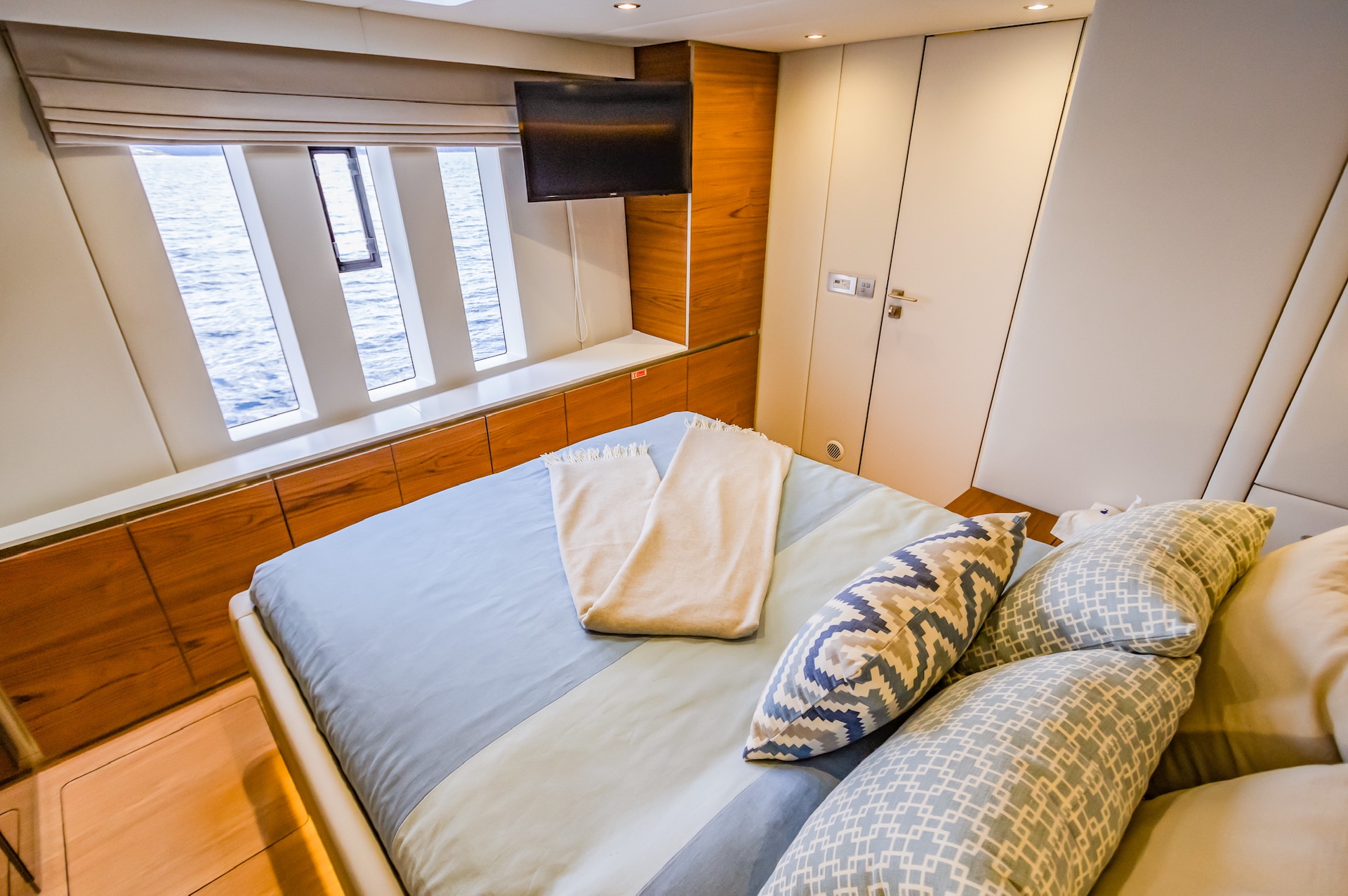 yacht charter Fantastic Too luxury cabin