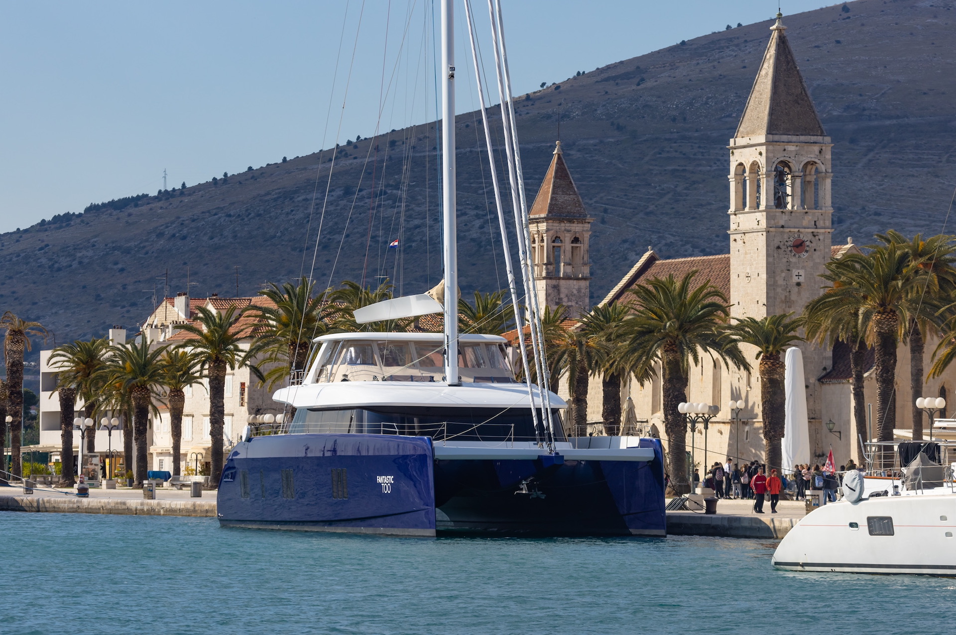 yacht charter Fantatsic Too catamaran