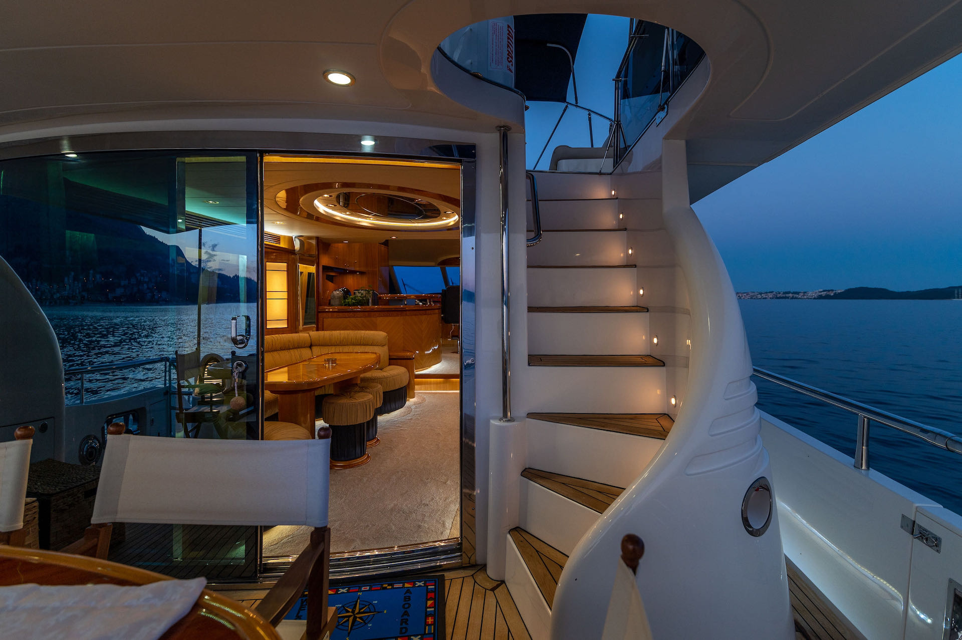 yacht charter Happy 3 aft deck