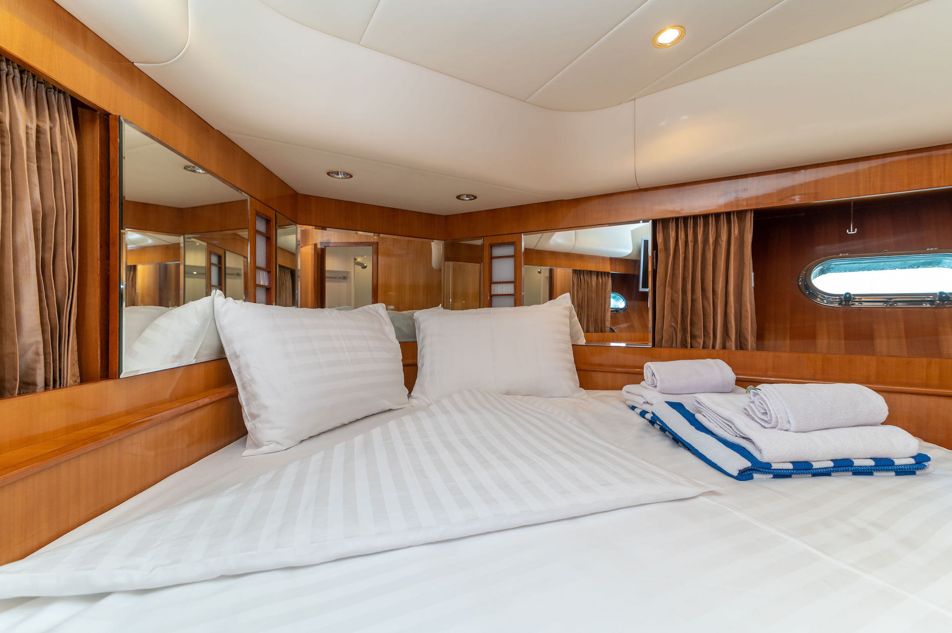 yacht charter Happy 3 cabin