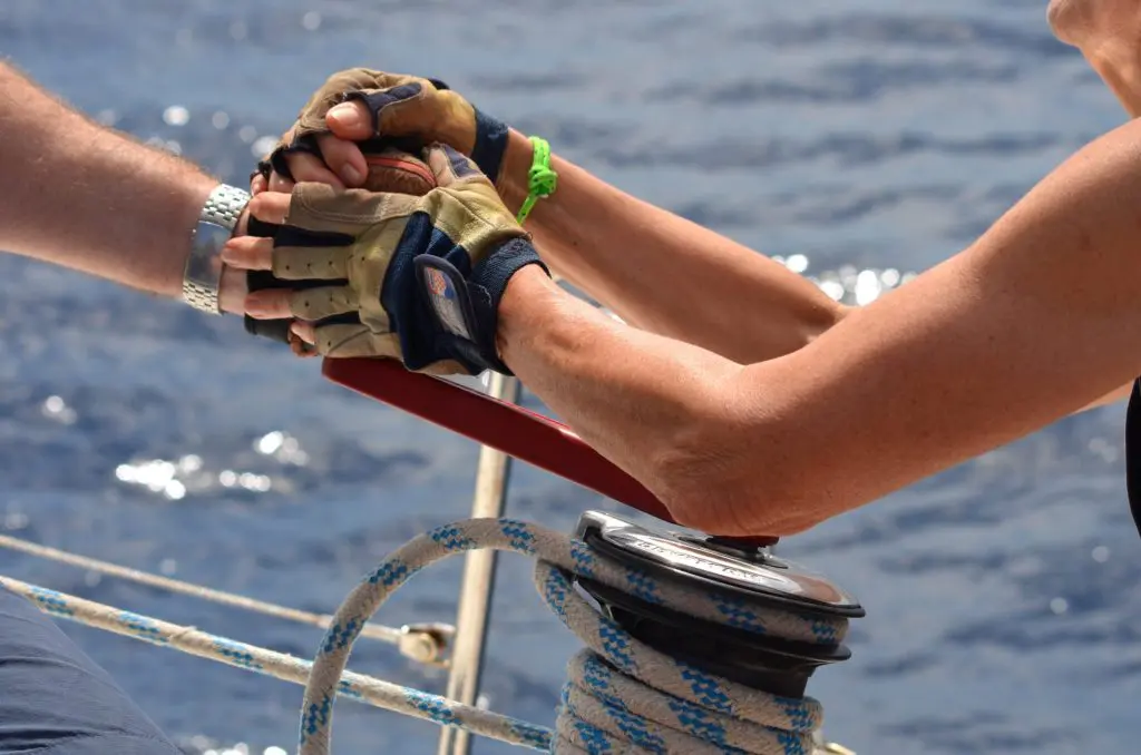 Yacht charter sailing regatta hpyf