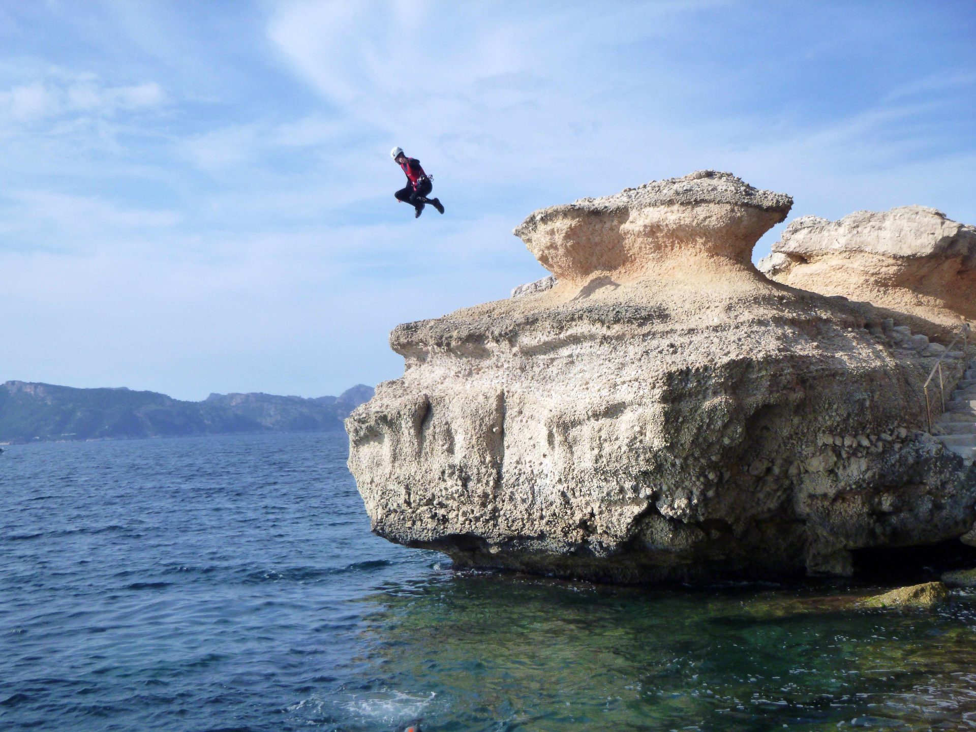Mallorca cliff jumping