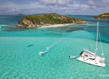 Lux catamaran, Kitesurfing in Grenadines with Sailing Mangofloat