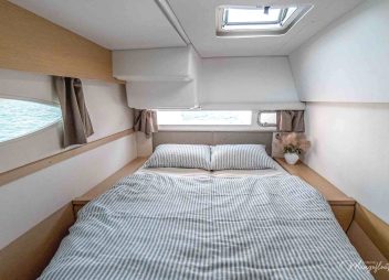 Catamaran charter Mangofloat cabin
