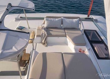 Croatia yacht charter Mangofloat fly bridge