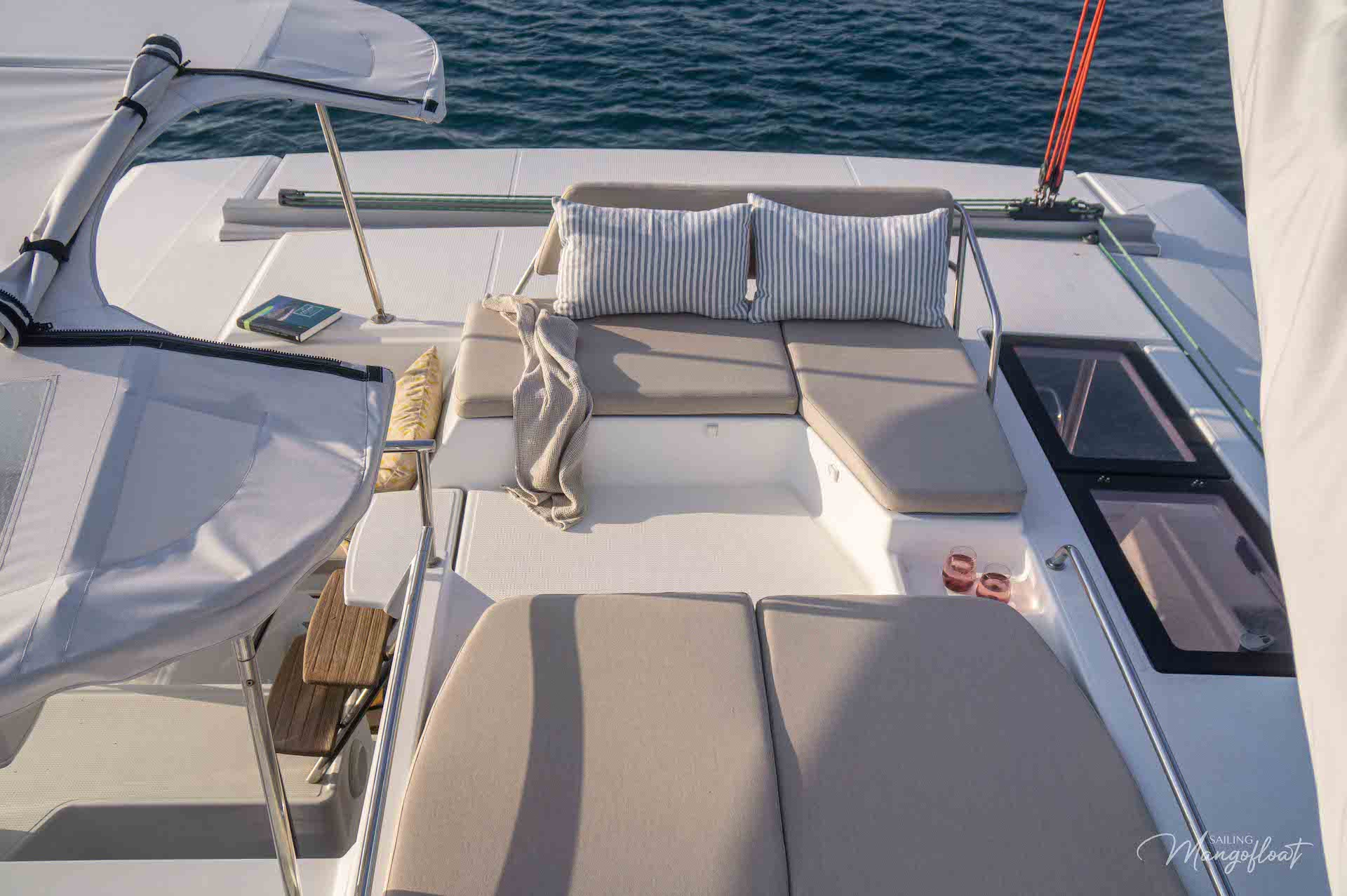 Croatia yacht charter Mangofloat fly bridge
