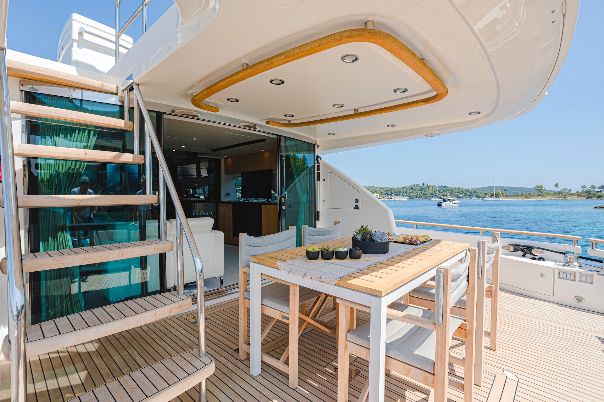 yacht charter JoliDor Aft deck