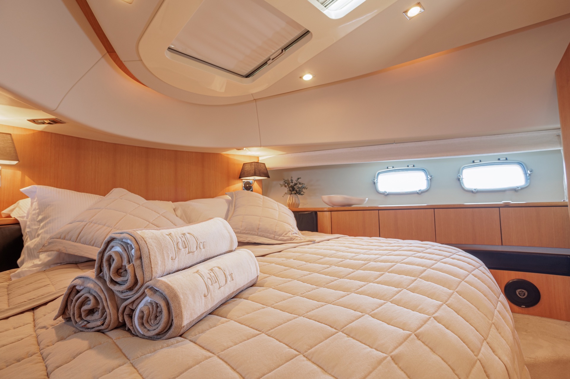 yacht charter Jolidor vip cabin