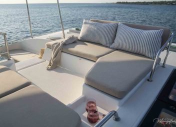 yacht charter Mangofloat sunbathing
