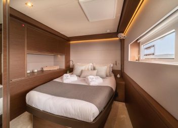 catamaran charter Hydrus double cabin