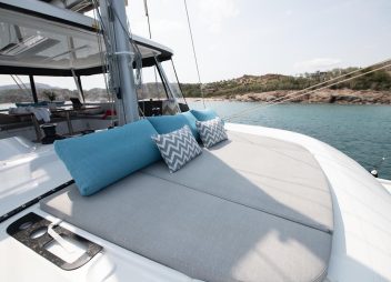 catamaran Hydrus sun deck yacht charter