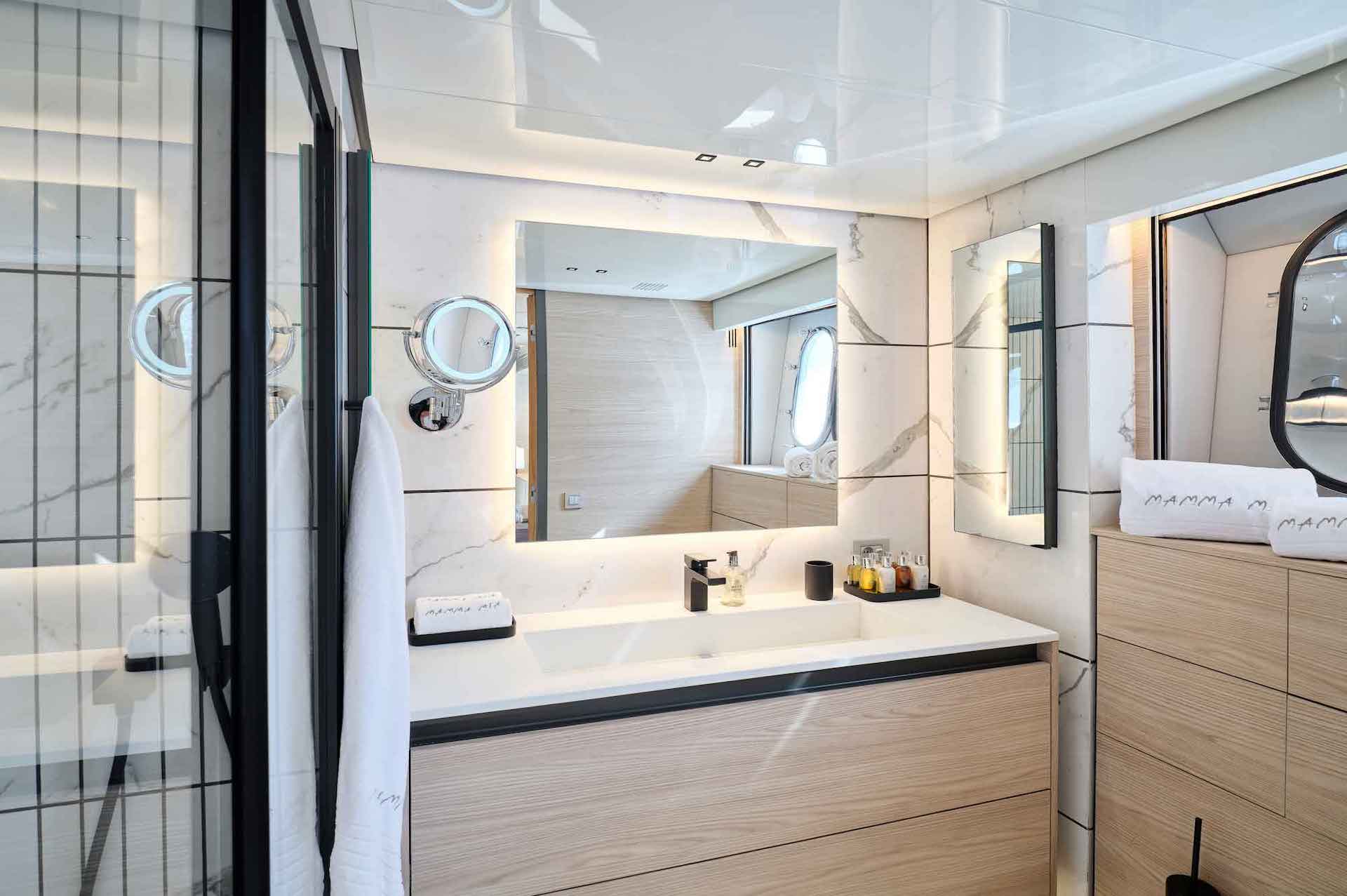 Greece yacht charter Mamma Mia bathrooms