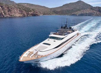 luxury yacht charter Mamma Mia
