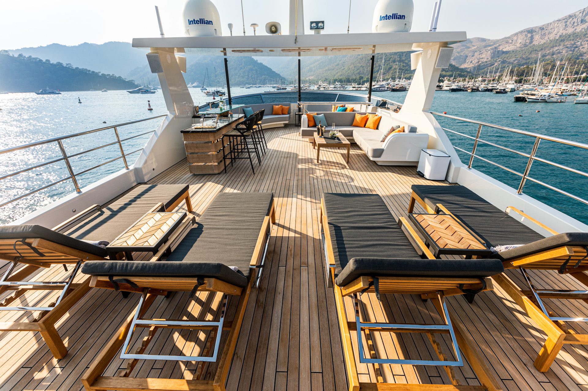 motor yacht charter fly bridge Zeemar