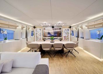 motor yacht charter Mamma Mia dinning